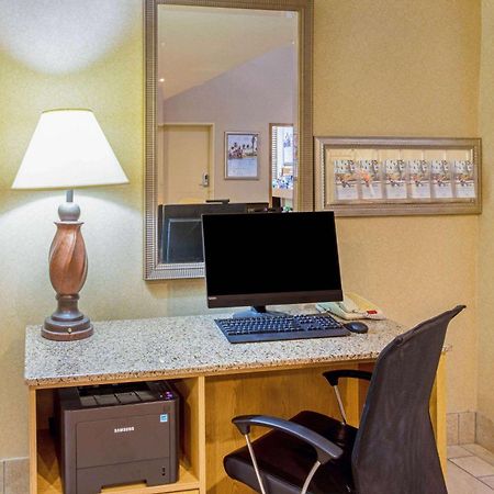 La Quinta By Wyndham Appleton College Avenue Hotel Buitenkant foto