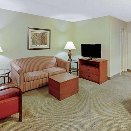 La Quinta By Wyndham Appleton College Avenue Hotel Buitenkant foto