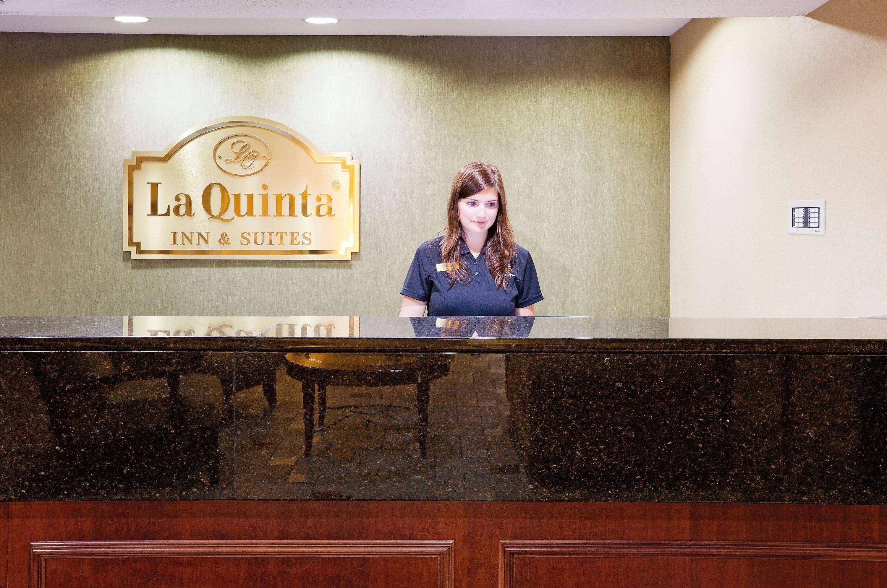 La Quinta By Wyndham Appleton College Avenue Hotel Buitenkant foto