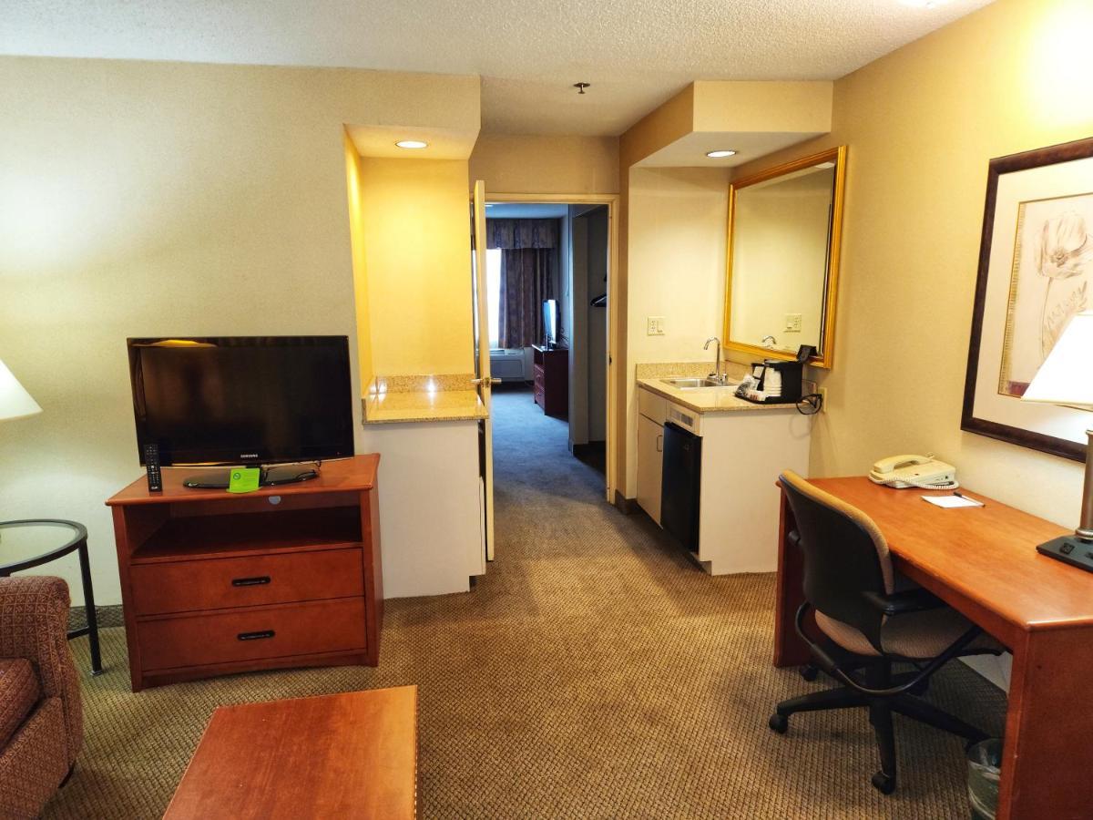 La Quinta By Wyndham Appleton College Avenue Hotel Buitenkant foto