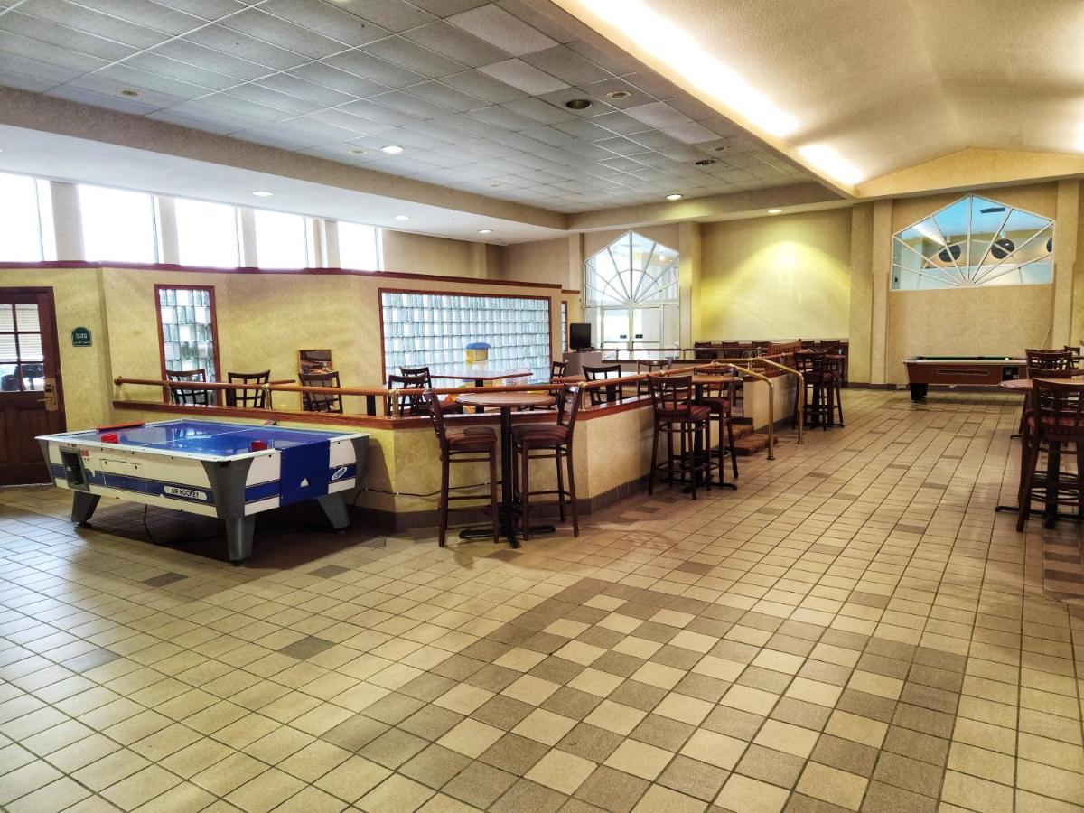 La Quinta By Wyndham Appleton College Avenue Hotel Buitenkant foto