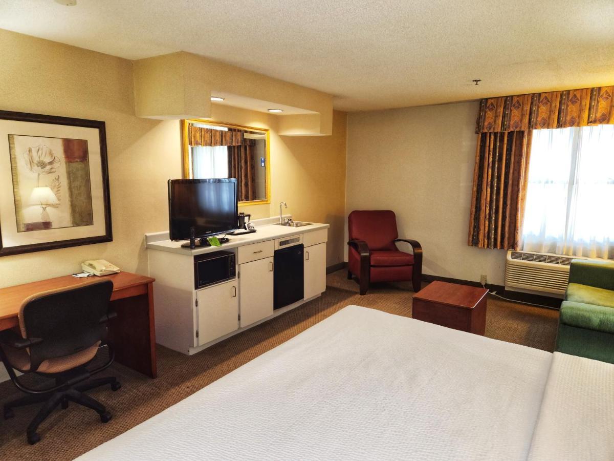 La Quinta By Wyndham Appleton College Avenue Hotel Buitenkant foto