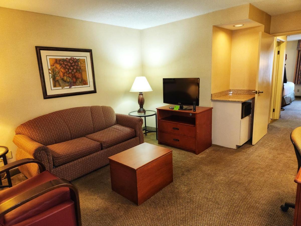 La Quinta By Wyndham Appleton College Avenue Hotel Buitenkant foto
