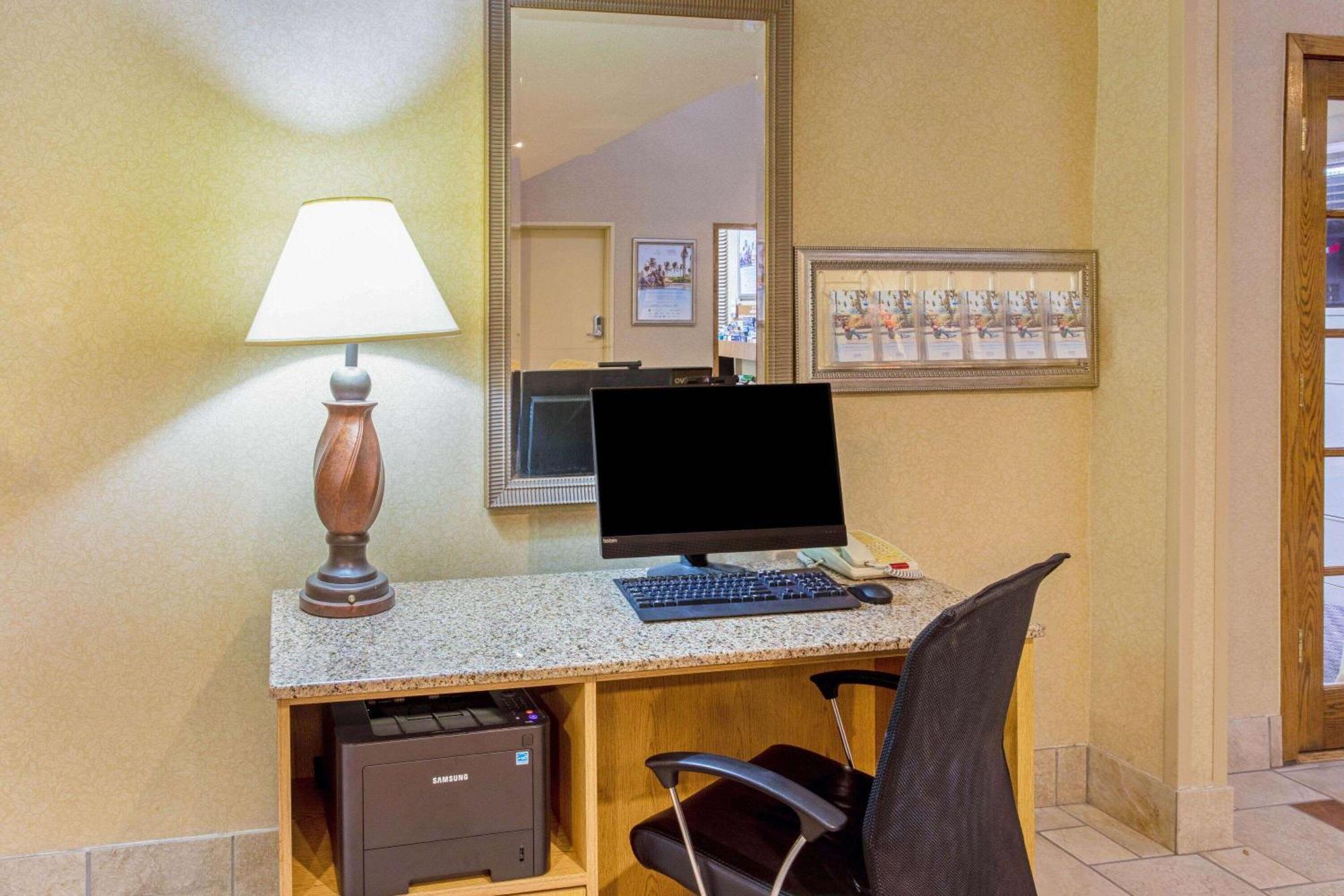 La Quinta By Wyndham Appleton College Avenue Hotel Buitenkant foto